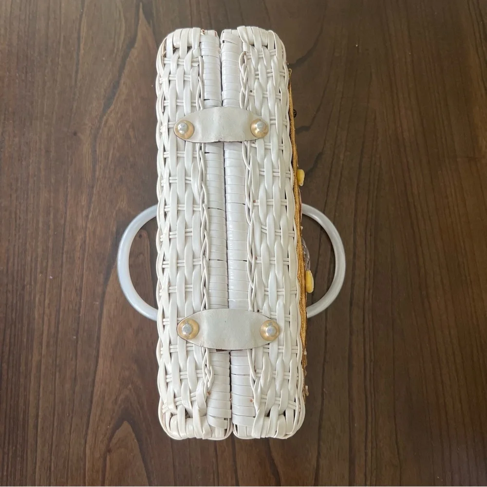 Vintage Seashell Embellished White Wicker Handbag - Picture 16 of 16